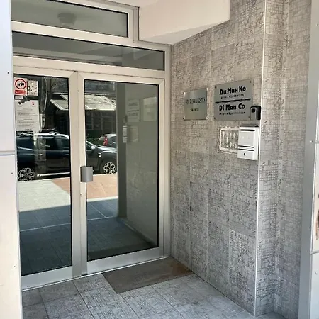 Gallery Center *