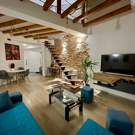 Gallery Center Apartment *