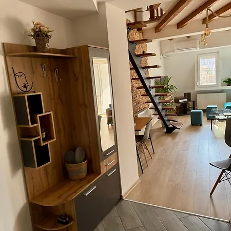Apartment Gallery Center