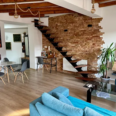 Gallery Center Apartment
