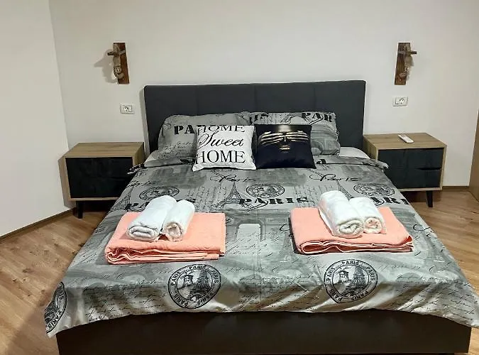 Gallery Center * Σκόπια